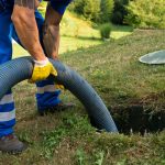 Betonowy zbiornik bezodpływowy – na co zwrócić uwagę przed zakupem dla wymagających użytkowników